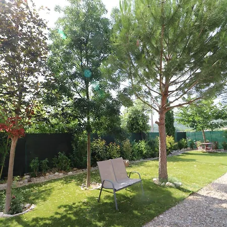 Holiday home De Charme Avec Piscine Dans Le Luberon Au Domaine Artemiss *