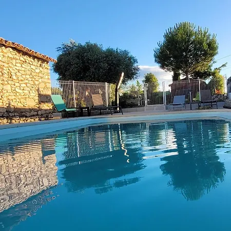 Holiday home De Charme Avec Piscine Dans Le Luberon Au Domaine Artemiss