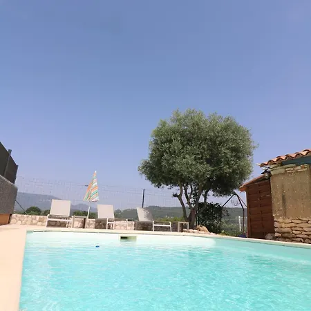 De Charme Avec Piscine Dans Le Luberon Au Domaine Artemiss *